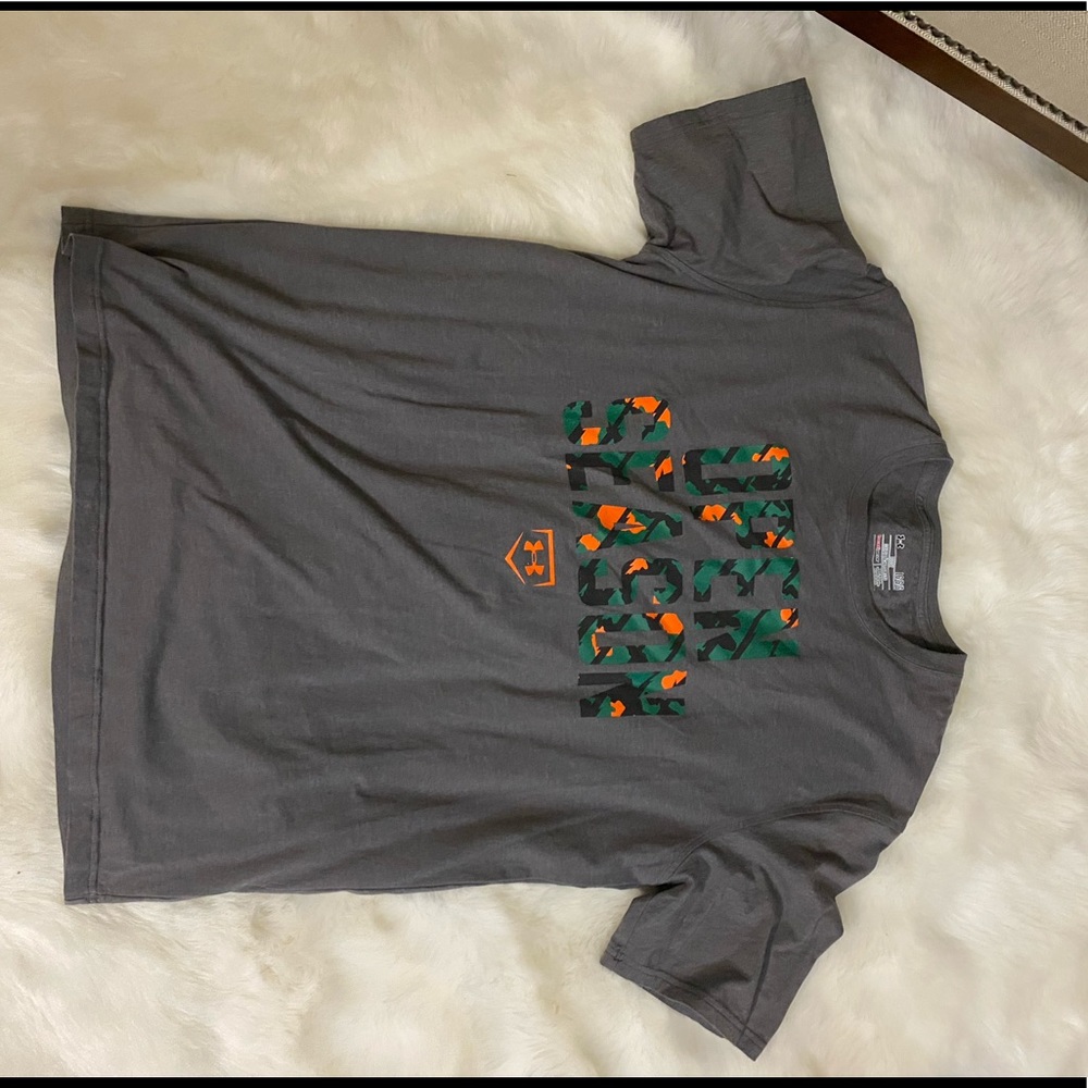 Men’s under armour T-shirt